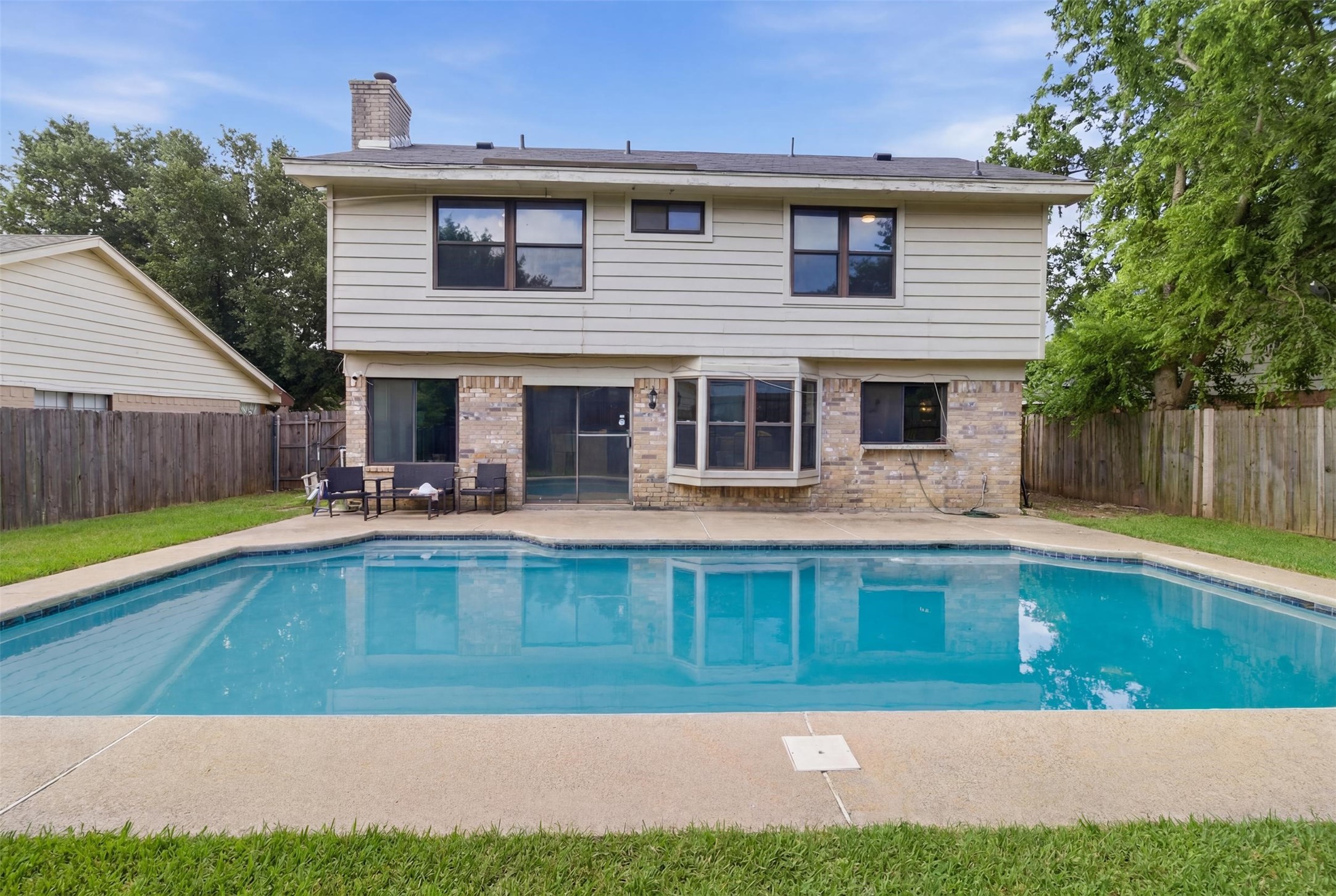 2462 Claremont Drive Grand Prairie TX 75052