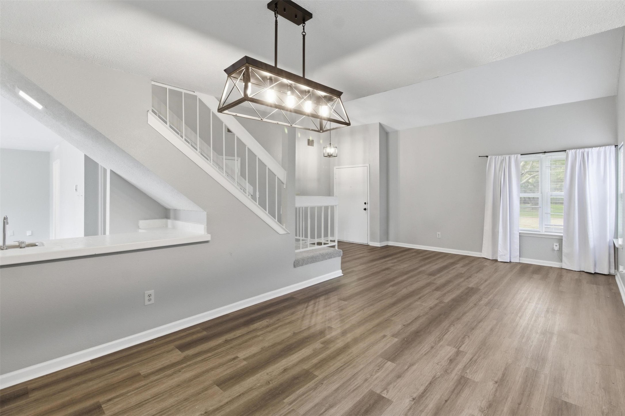 2462 Claremont Drive Grand Prairie TX 75052