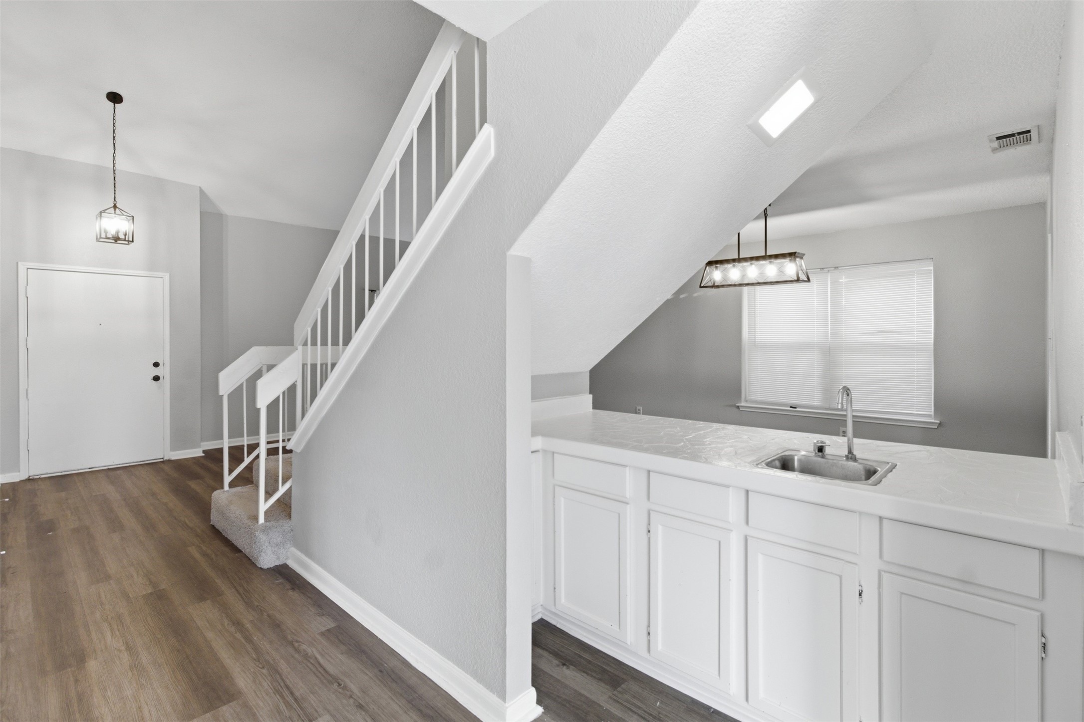 2462 Claremont Drive Grand Prairie TX 75052