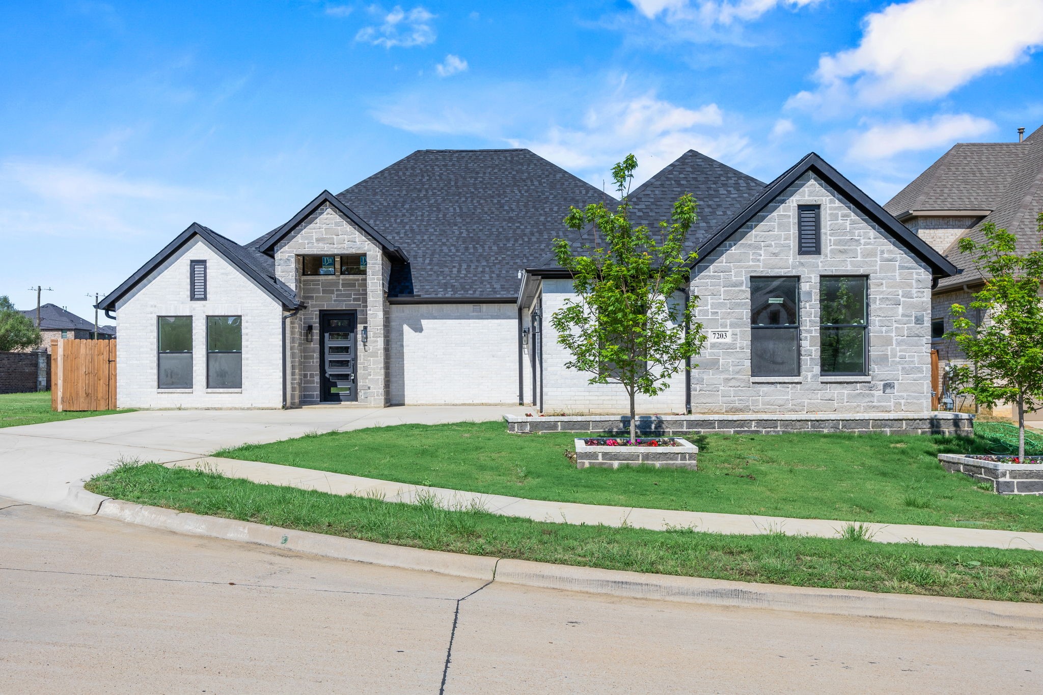 7203 Harris Place Arlington TX 76001