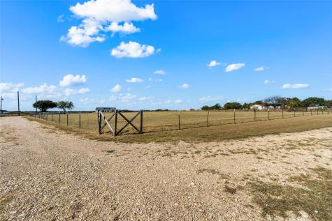 265 Wade Road Eddy TX 76524