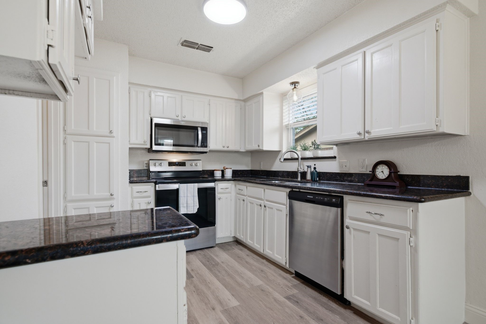 6449 Highview Terrace Watauga TX 76148
