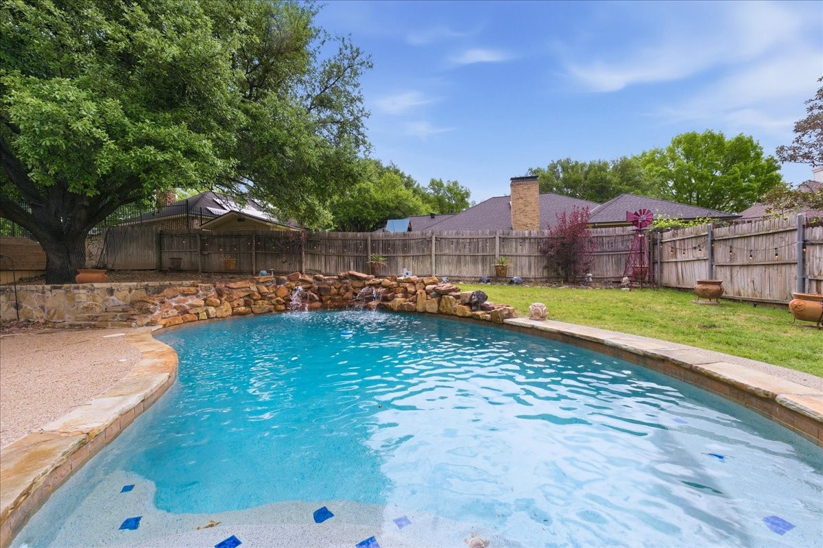 8325 Crosswind Drive Fort Worth TX 76179