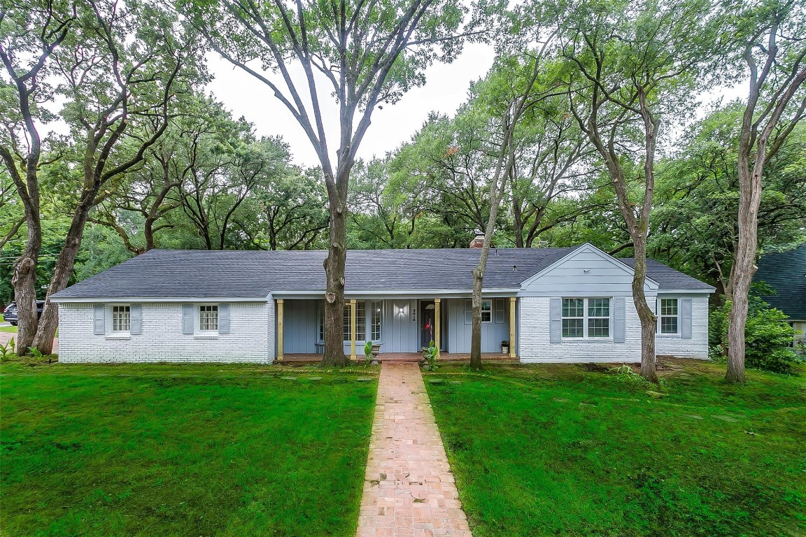 2016 Rockcreek Drive Arlington TX 76010