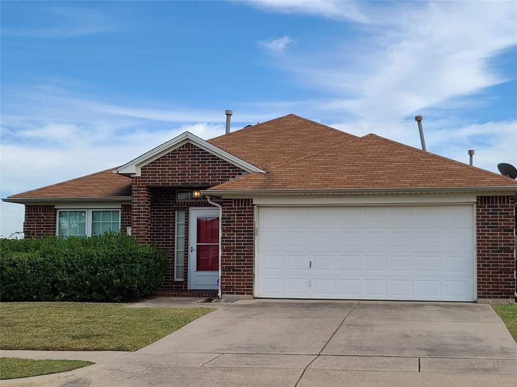 909 Saratoga Court Saginaw TX 76131