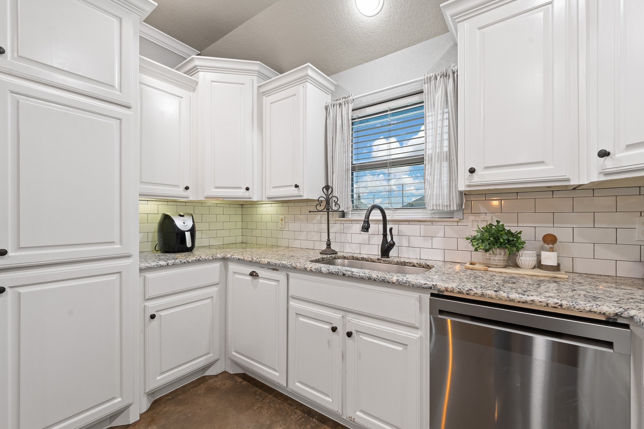 1623 Hawthorne Street Cleburne TX 76033