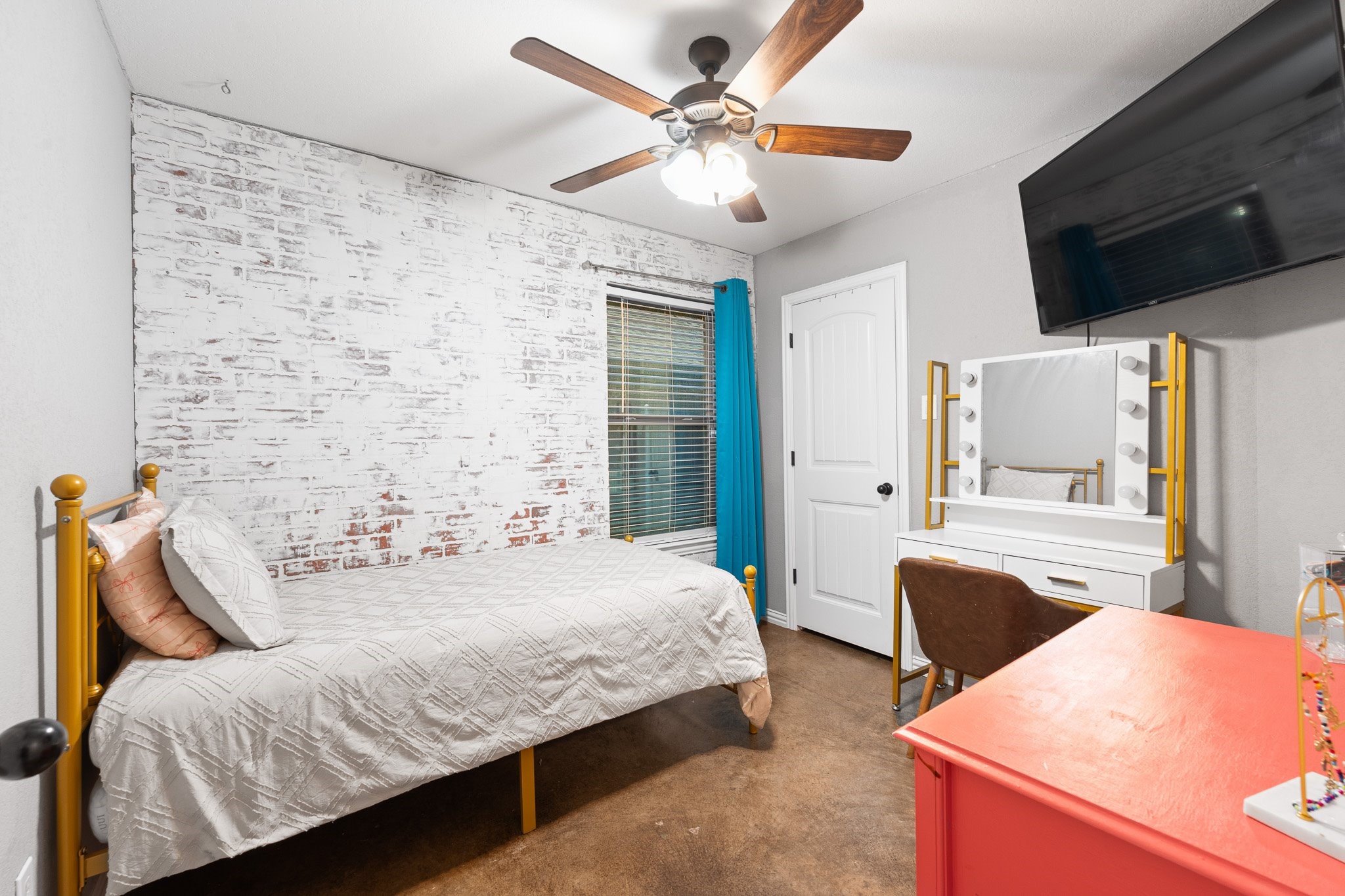 1623 Hawthorne Street Cleburne TX 76033