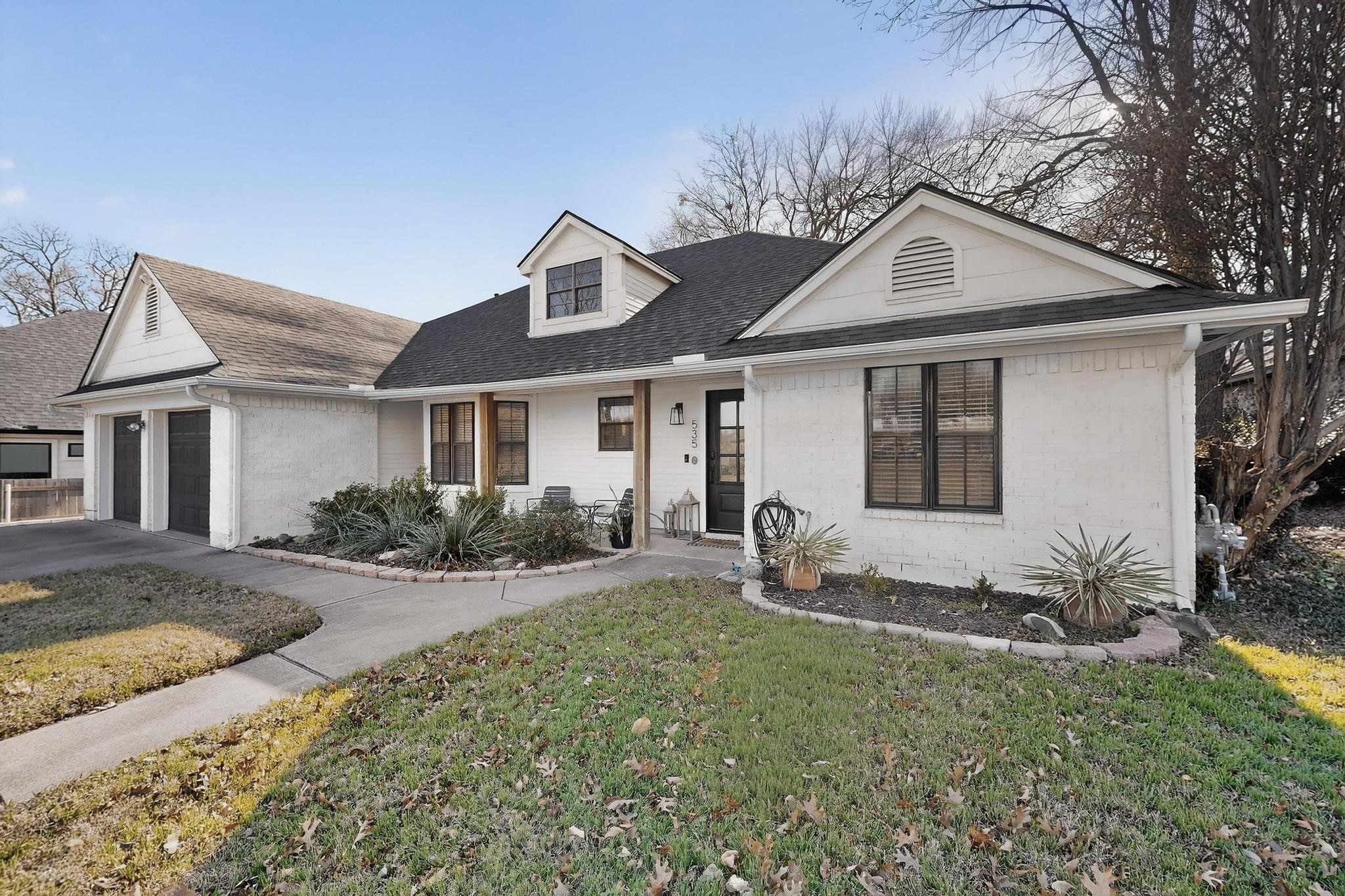 535 W Crossland Boulevard Grand Prairie TX 75052