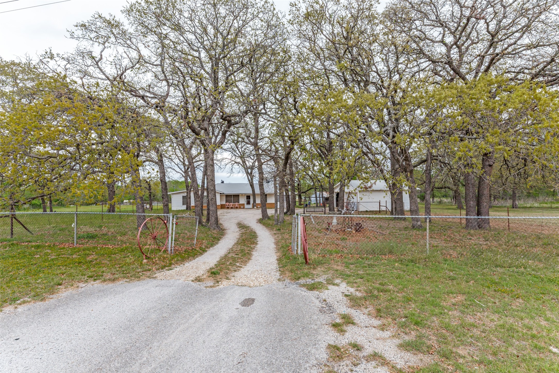 2553 E Highway 199 Springtown TX 76082