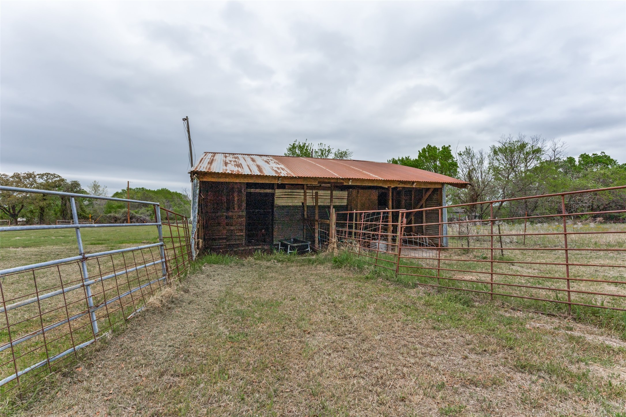 2553 E Highway 199 Springtown TX 76082