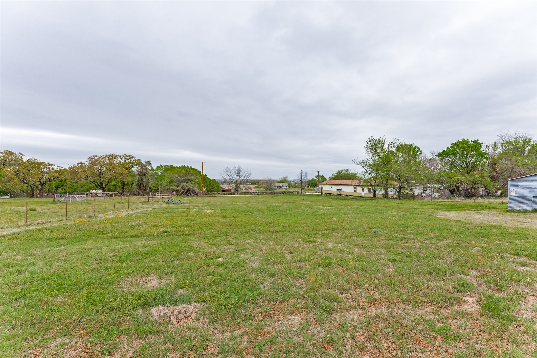 2553 E Highway 199 Springtown TX 76082