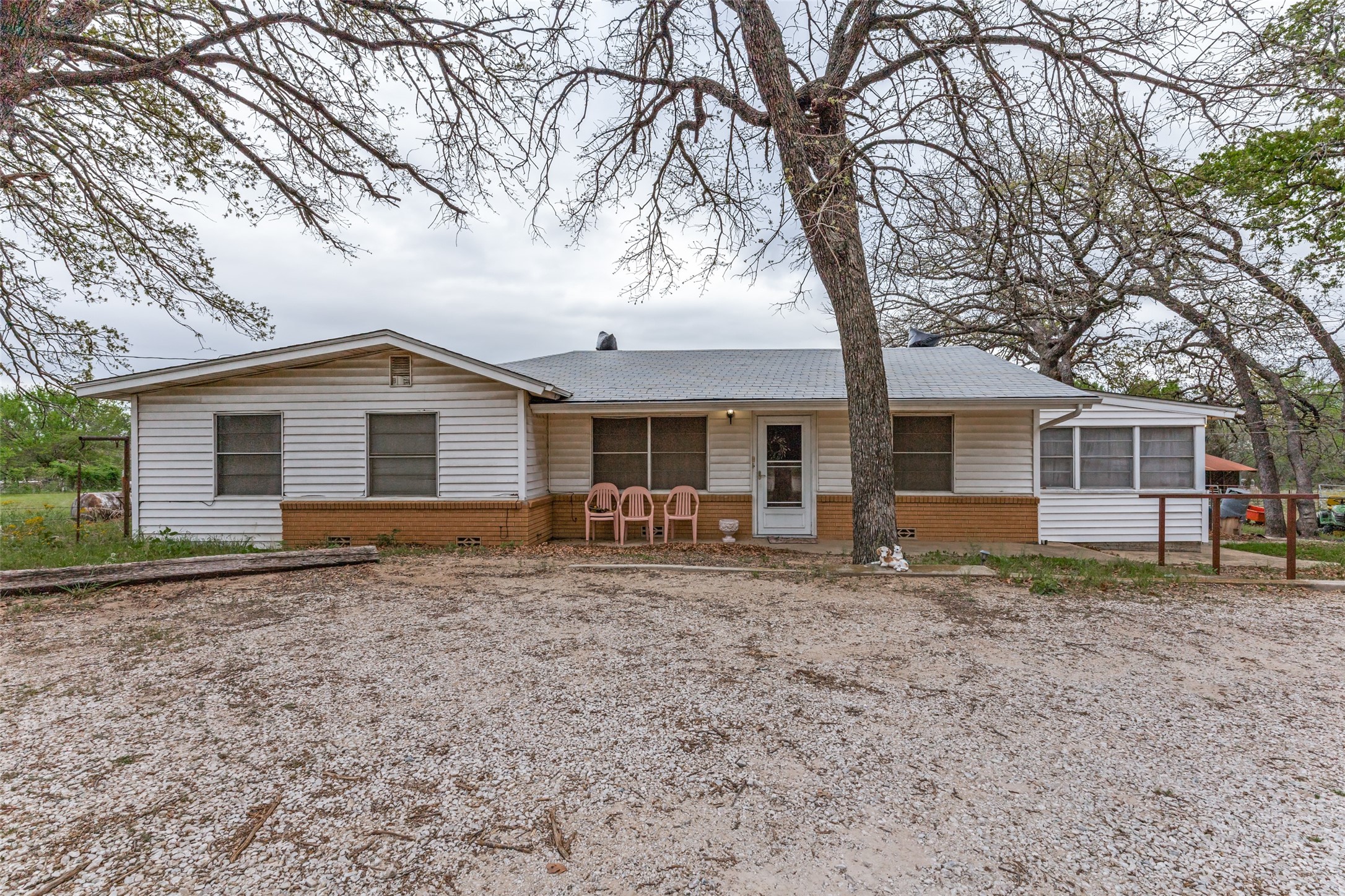 2553 E Highway 199 Springtown TX 76082