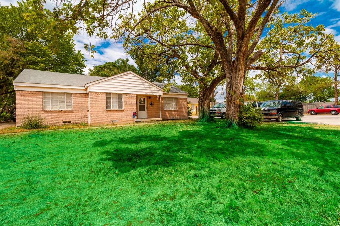 1003 Pioneer Drive Irving TX 75061