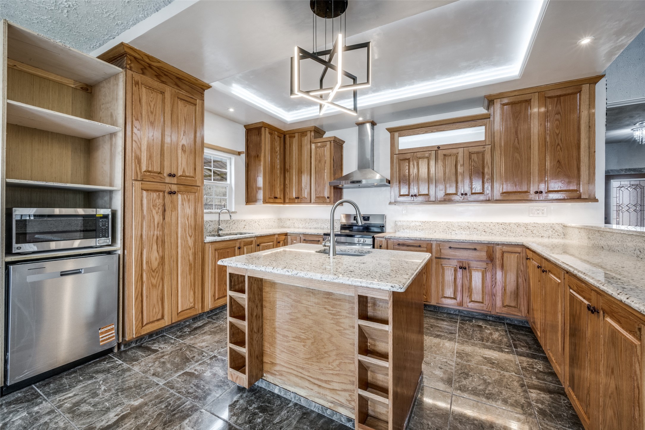 799 County Road 1596 Alvord TX 76225