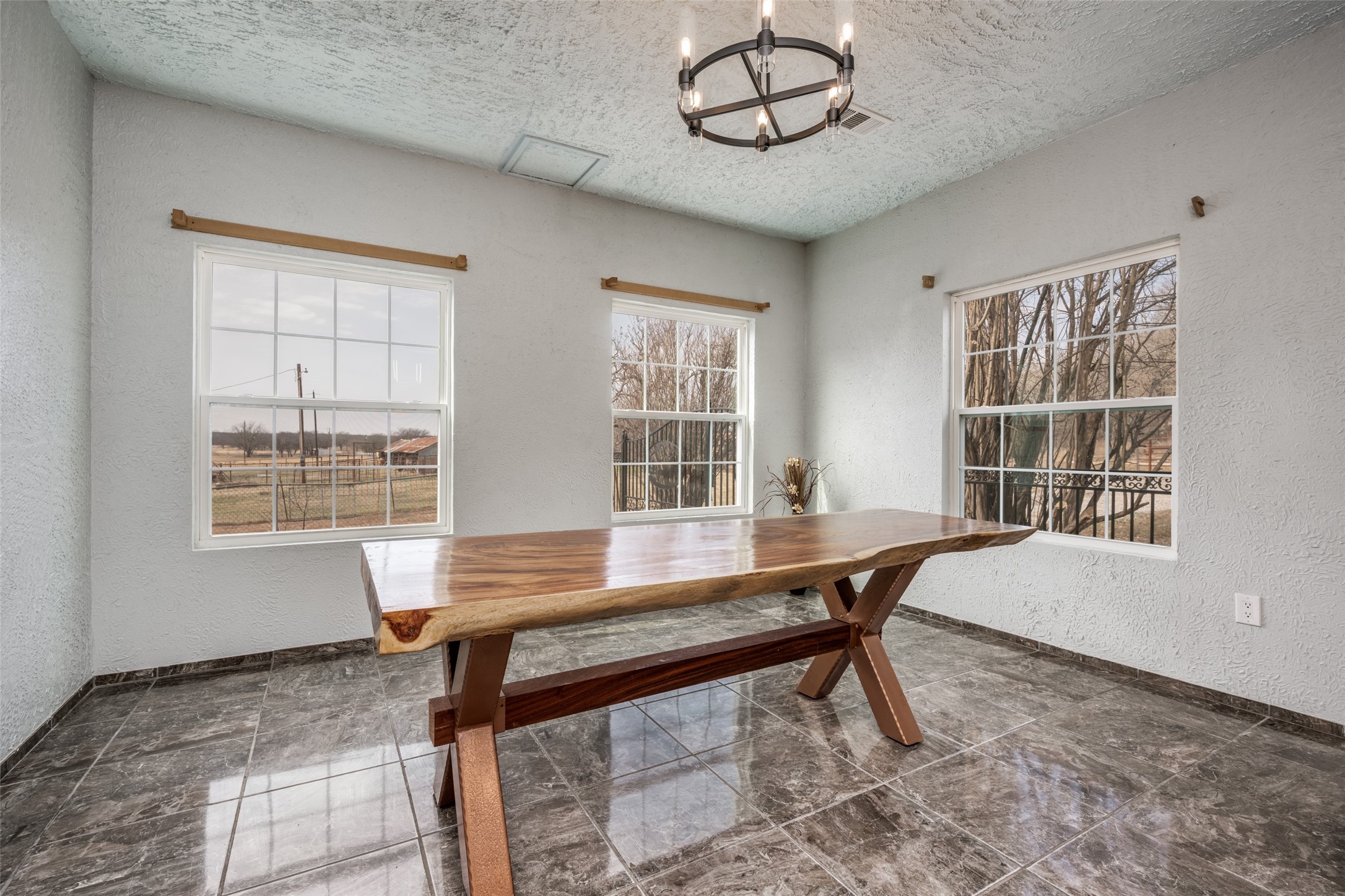 799 County Road 1596 Alvord TX 76225