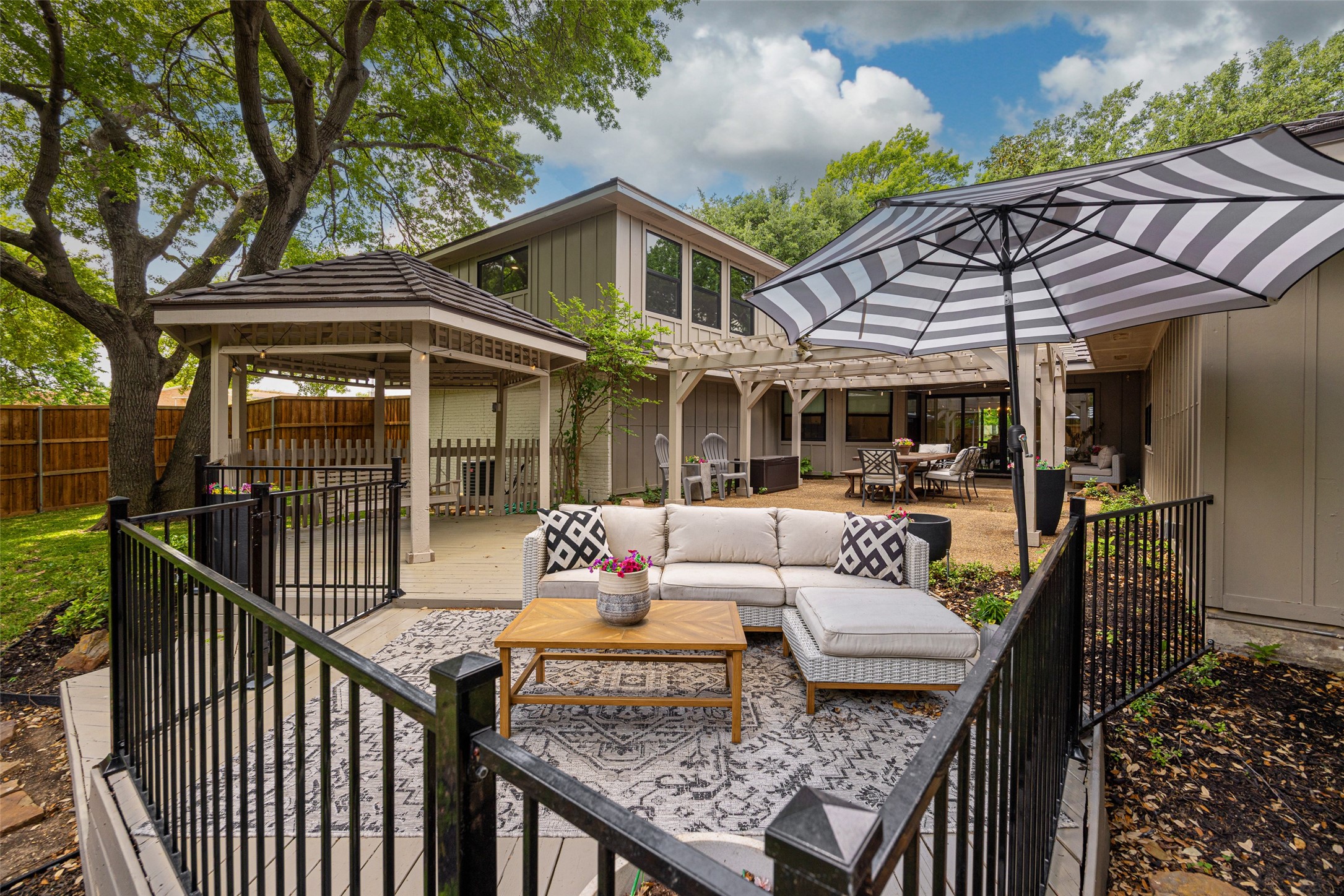 10544 Cox Lane Dallas TX 75229