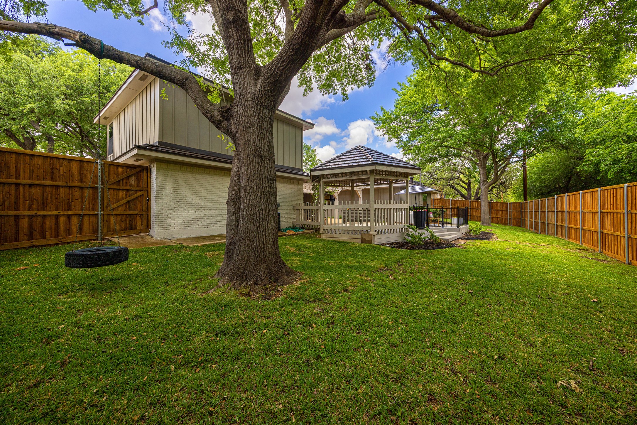 10544 Cox Lane Dallas TX 75229