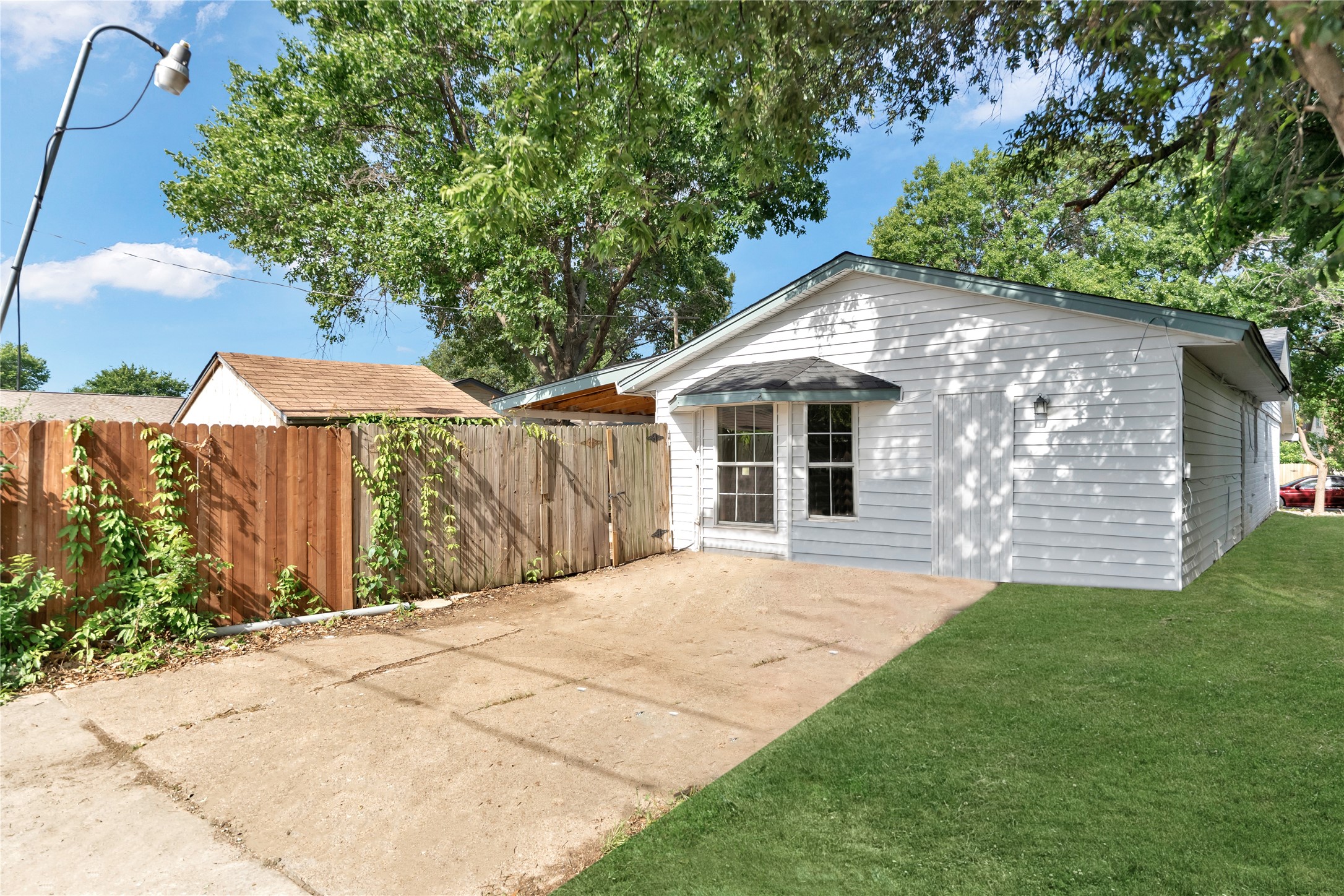 2416 Glacier Street Irving TX 75062