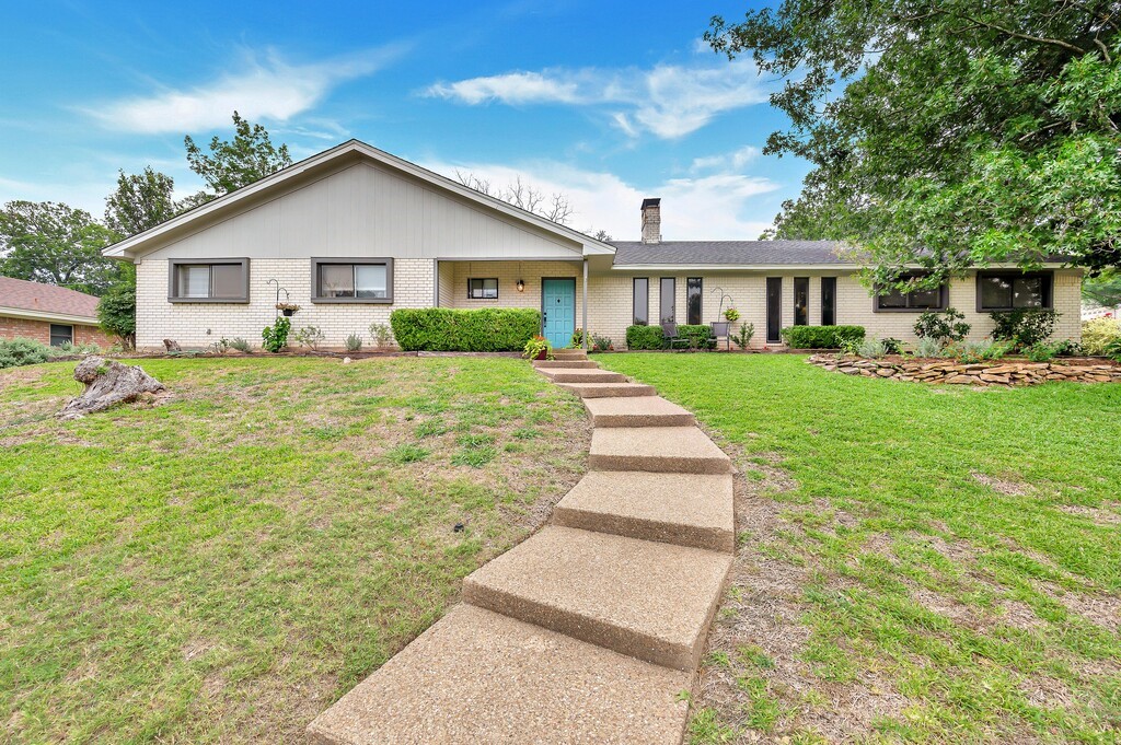 8224 Mosswood Drive Woodway TX 76712