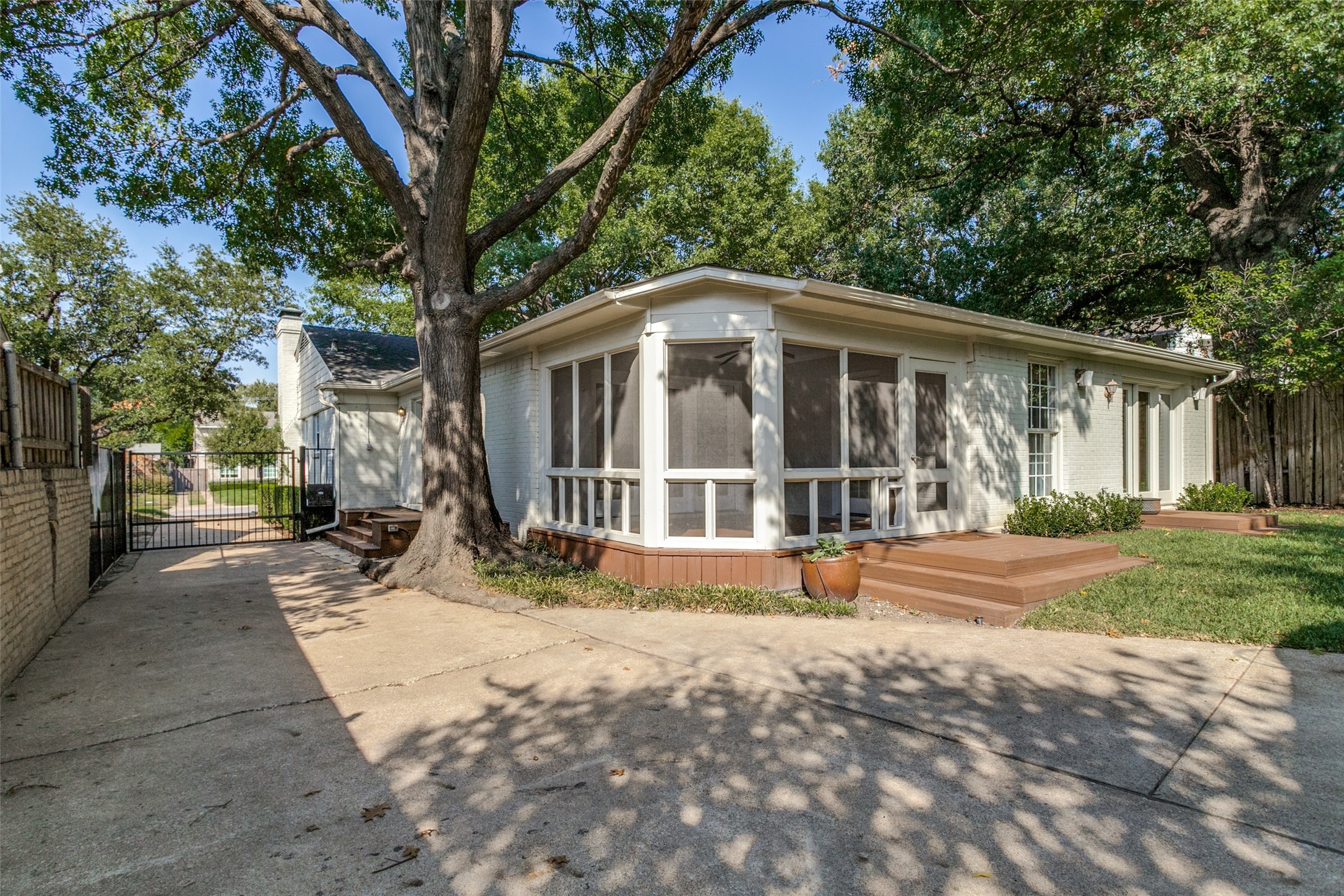 5408 Emerson Avenue Dallas TX 75209