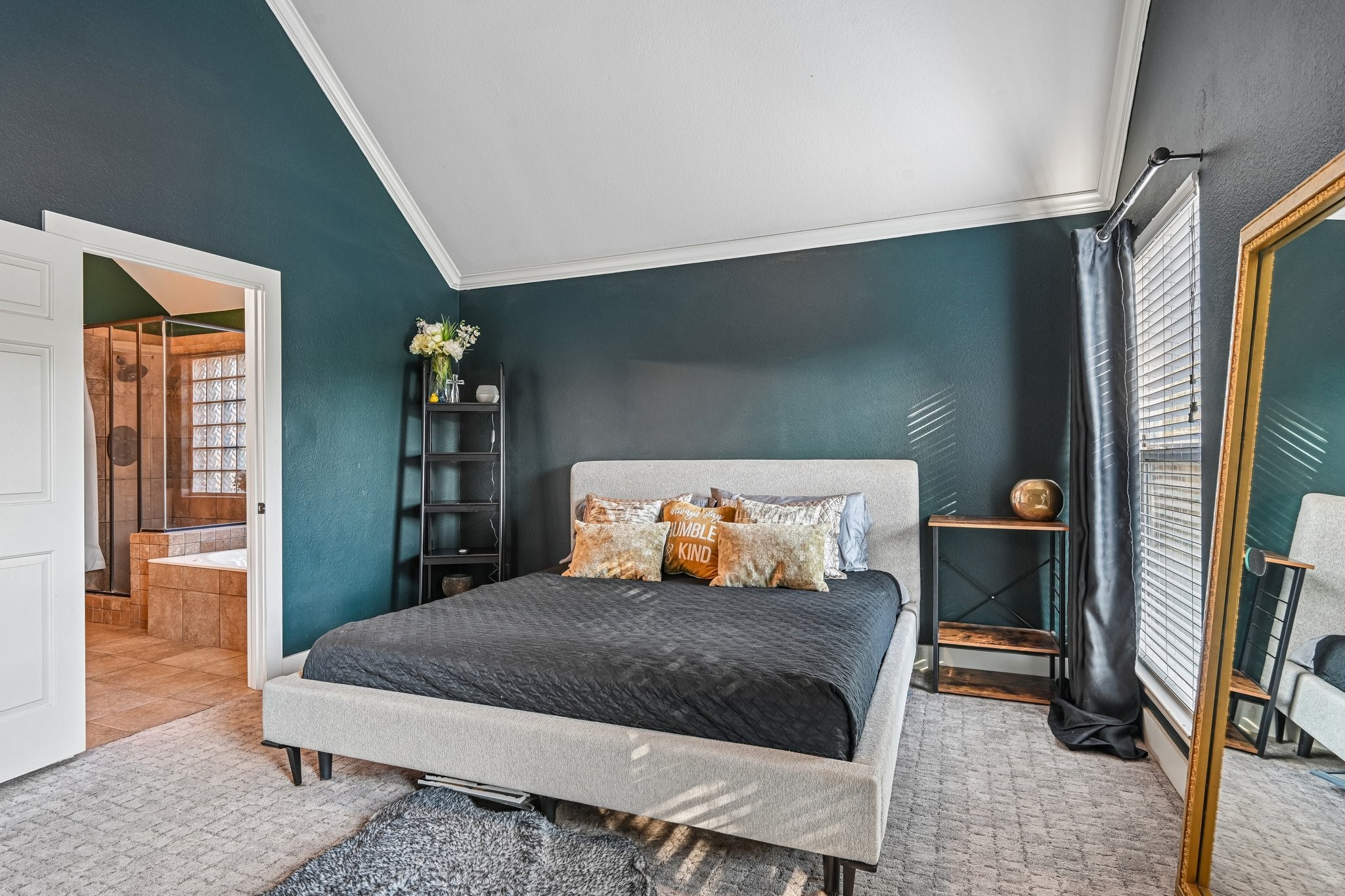2204 Wembley Wood Lane Bedford TX 76022