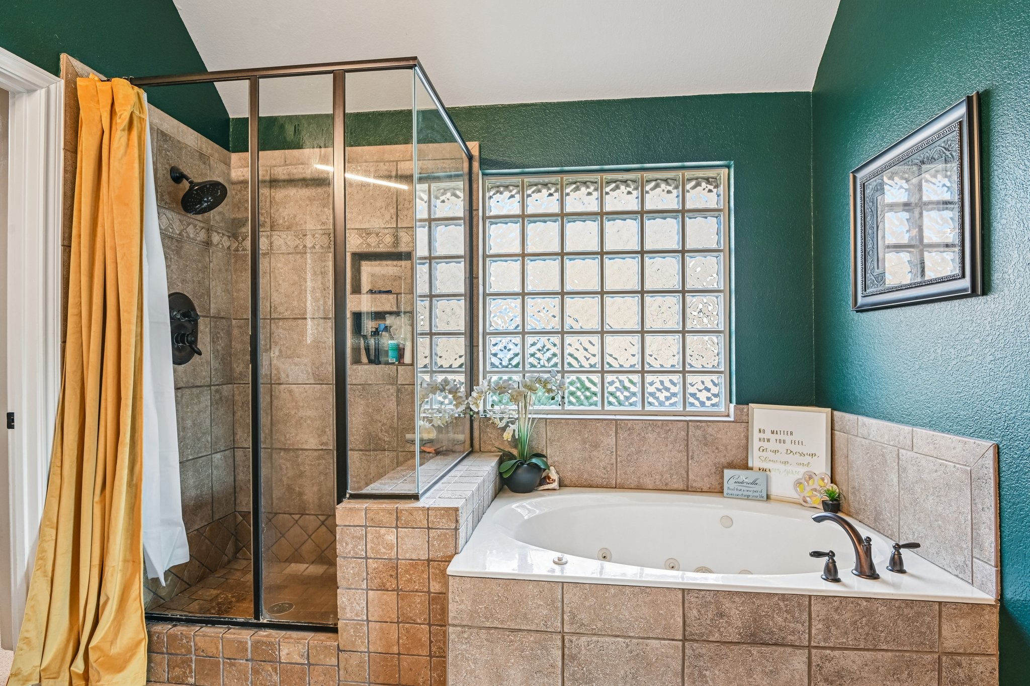2204 Wembley Wood Lane Bedford TX 76022