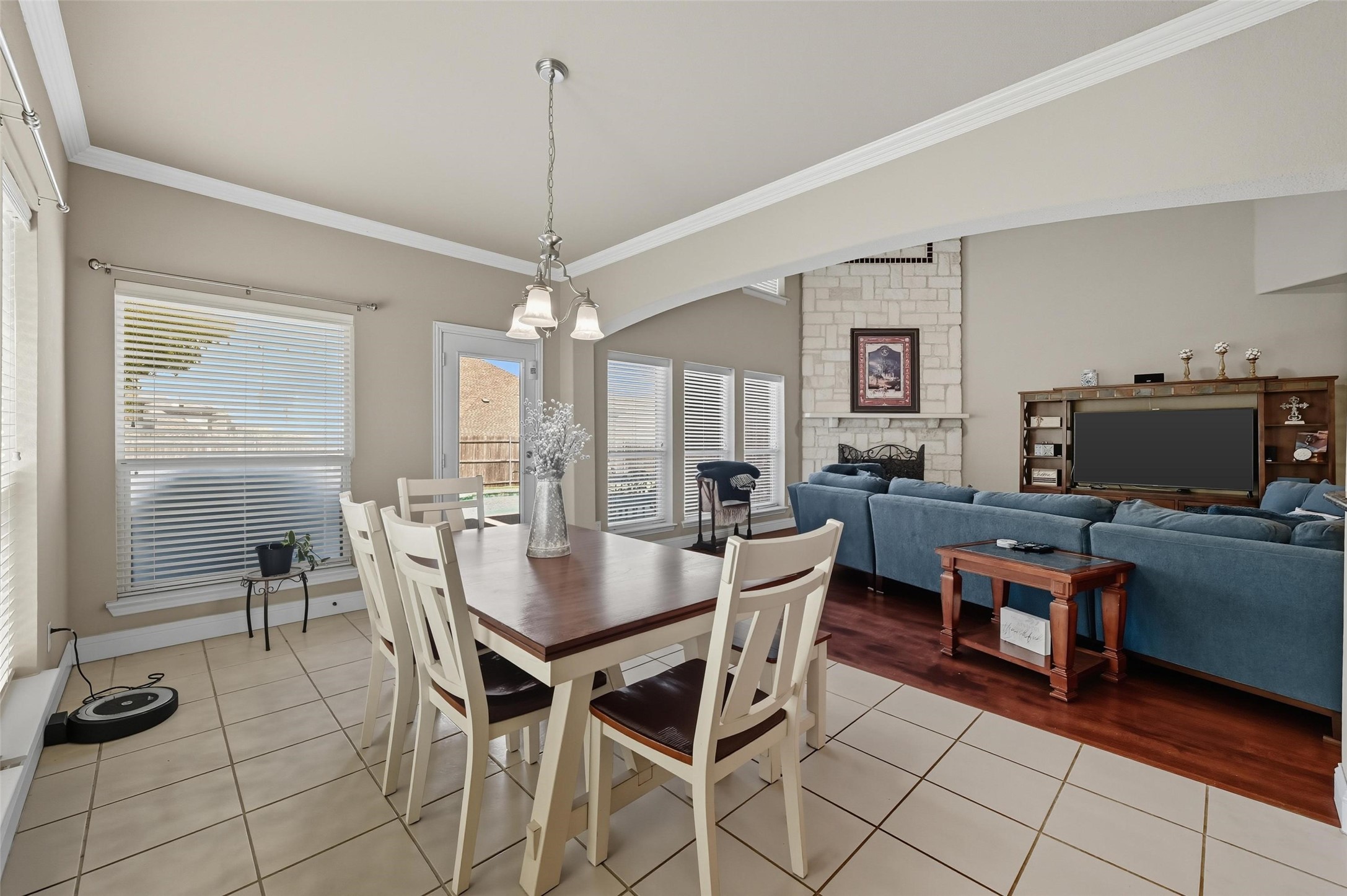 4501 Woodcrest Lane Mansfield TX 76063