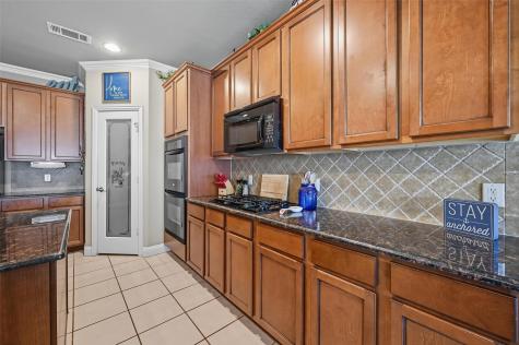 4501 Woodcrest Lane Mansfield TX 76063