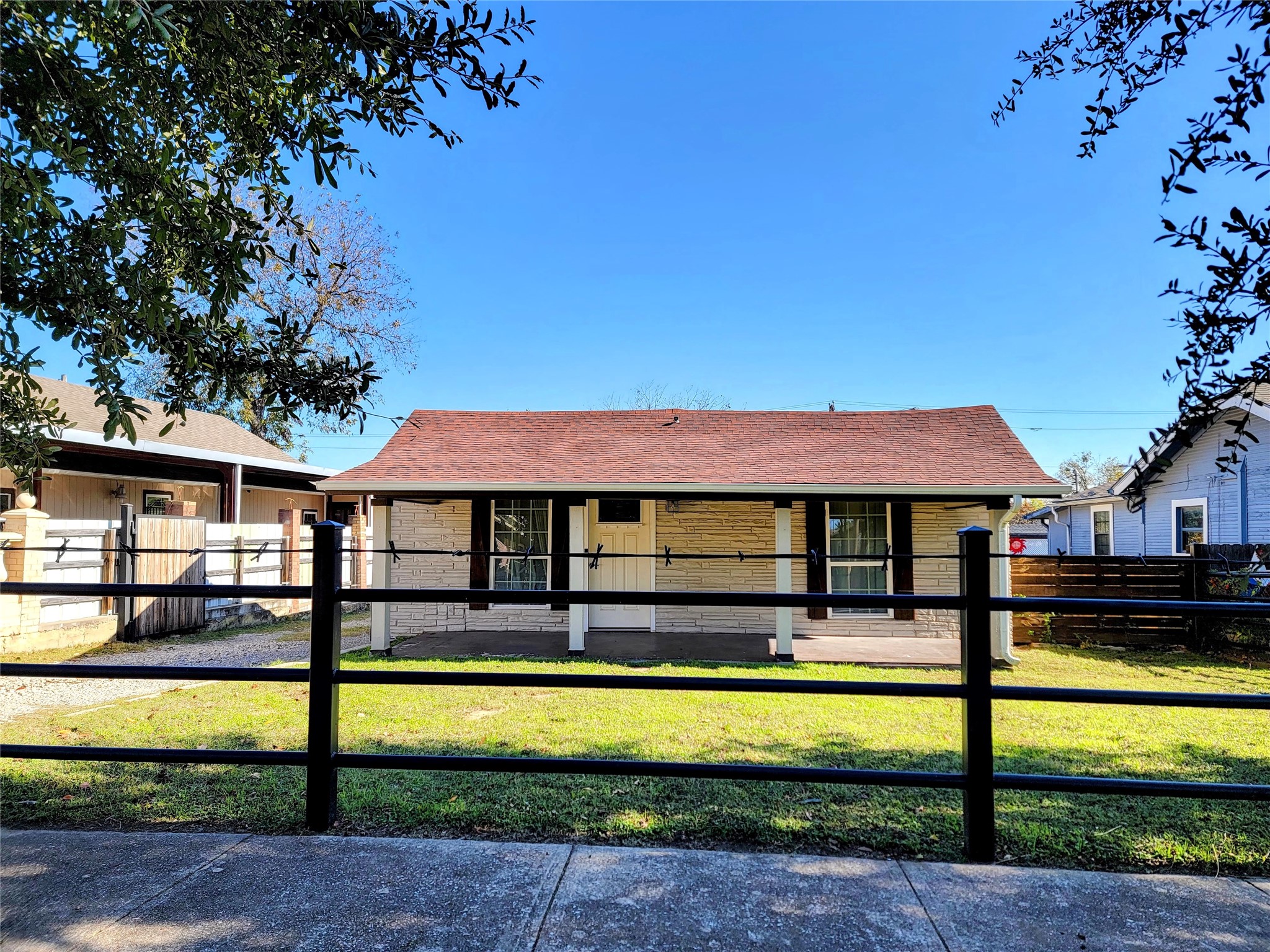 2004 Prairie Avenue Fort Worth TX 76164