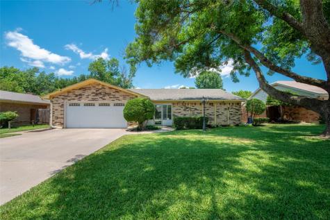9924 Westpark Drive Benbrook TX 76126