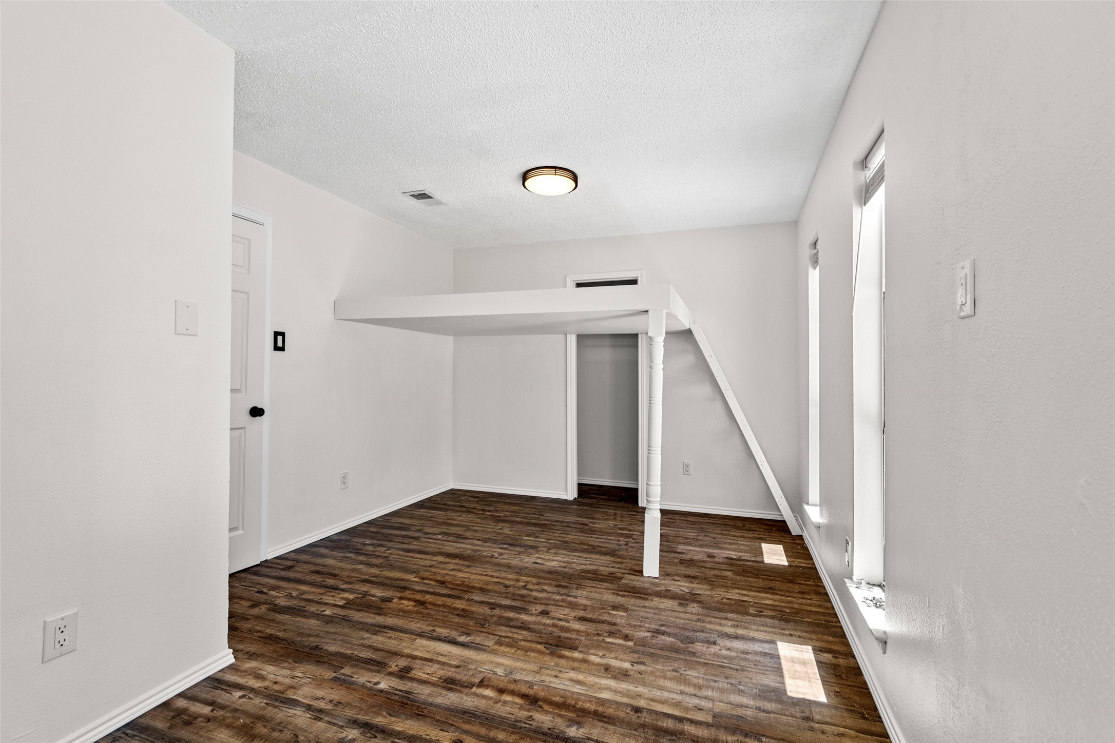 629 Bur Oak Drive Irving TX 75060