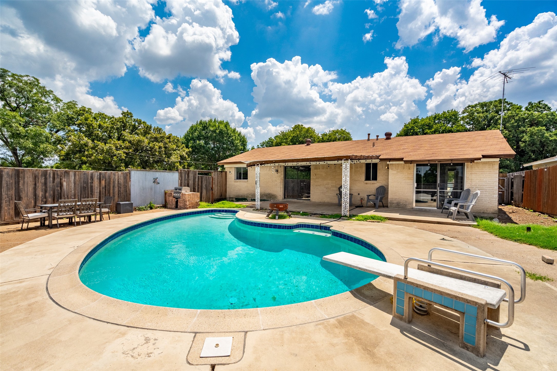 629 Bur Oak Drive Irving TX 75060