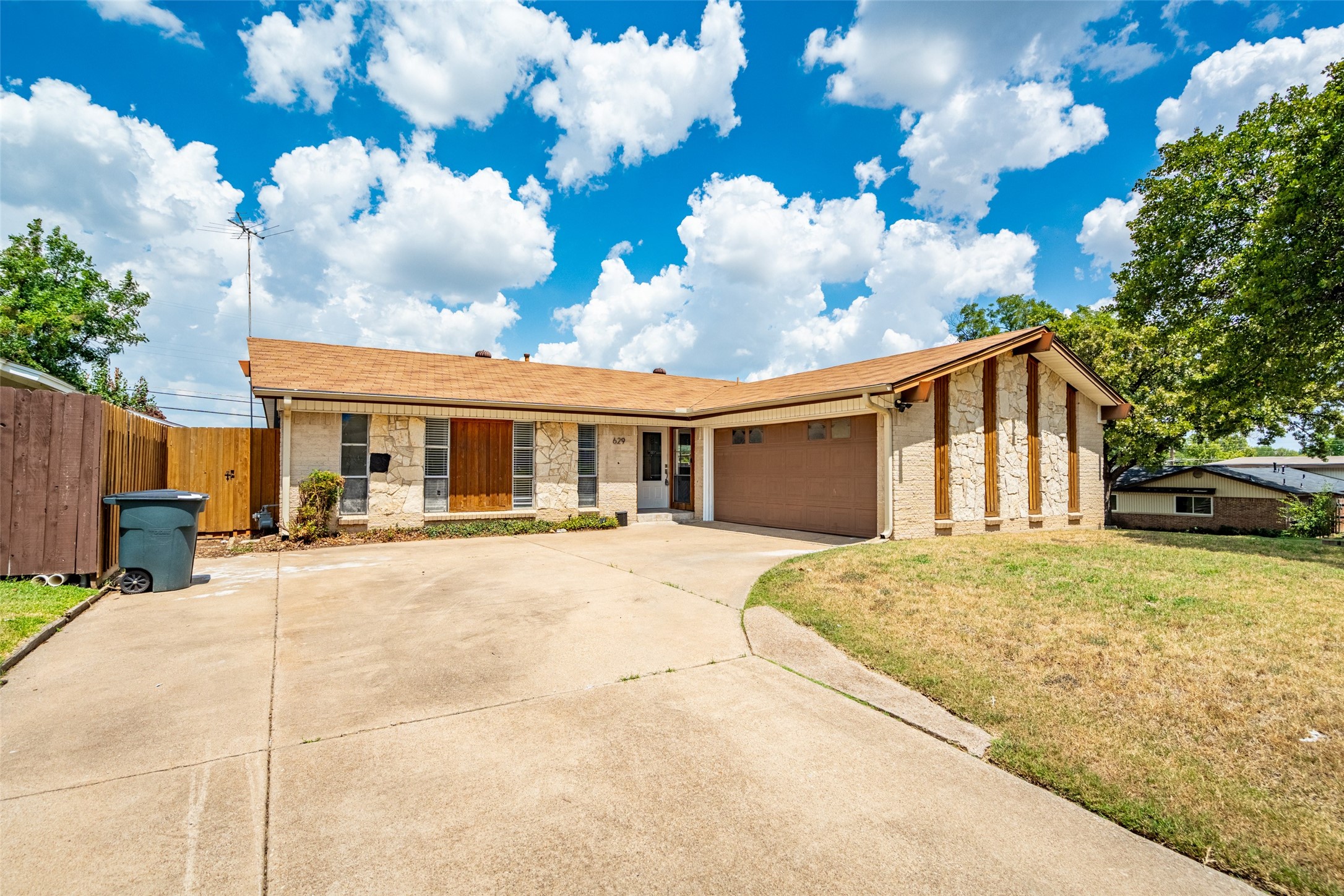 629 Bur Oak Drive Irving TX 75060