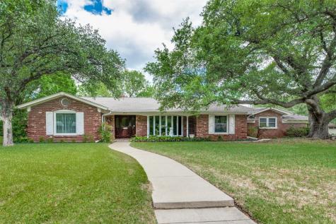 1953 Loma Linda Court Fort Worth TX 76112