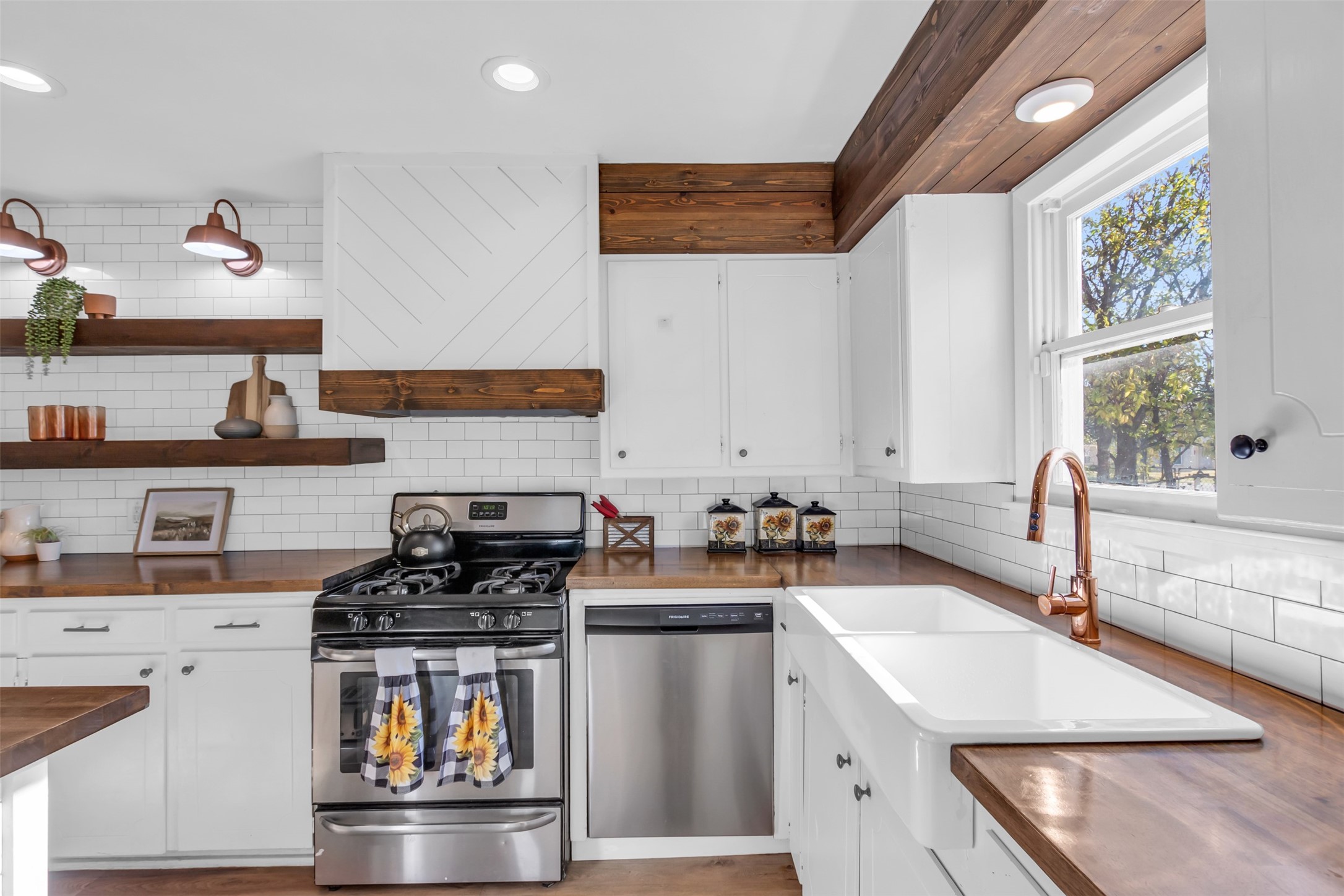 603 Lilly Street Cleburne TX 76033