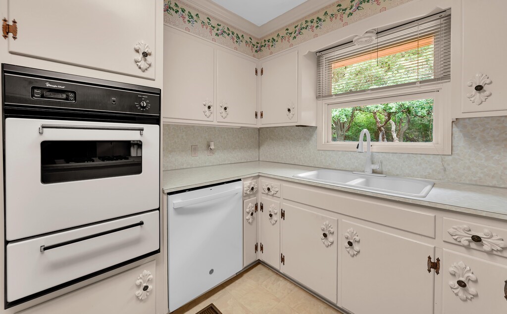 7808 Delhi Road Woodway TX 76712