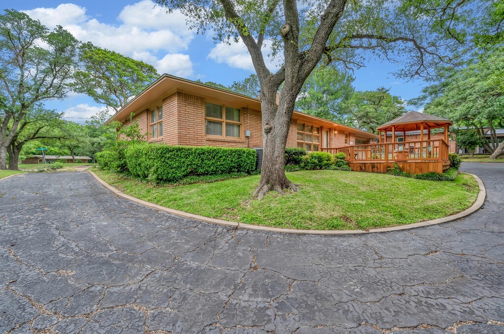 7808 Delhi Road Woodway TX 76712