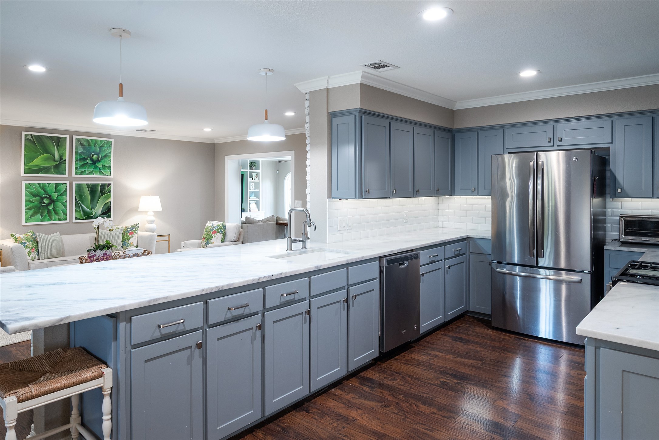 3352 Princess Lane Dallas TX 75229