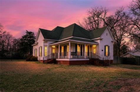 517 S Boyd Street Lindale TX 75771