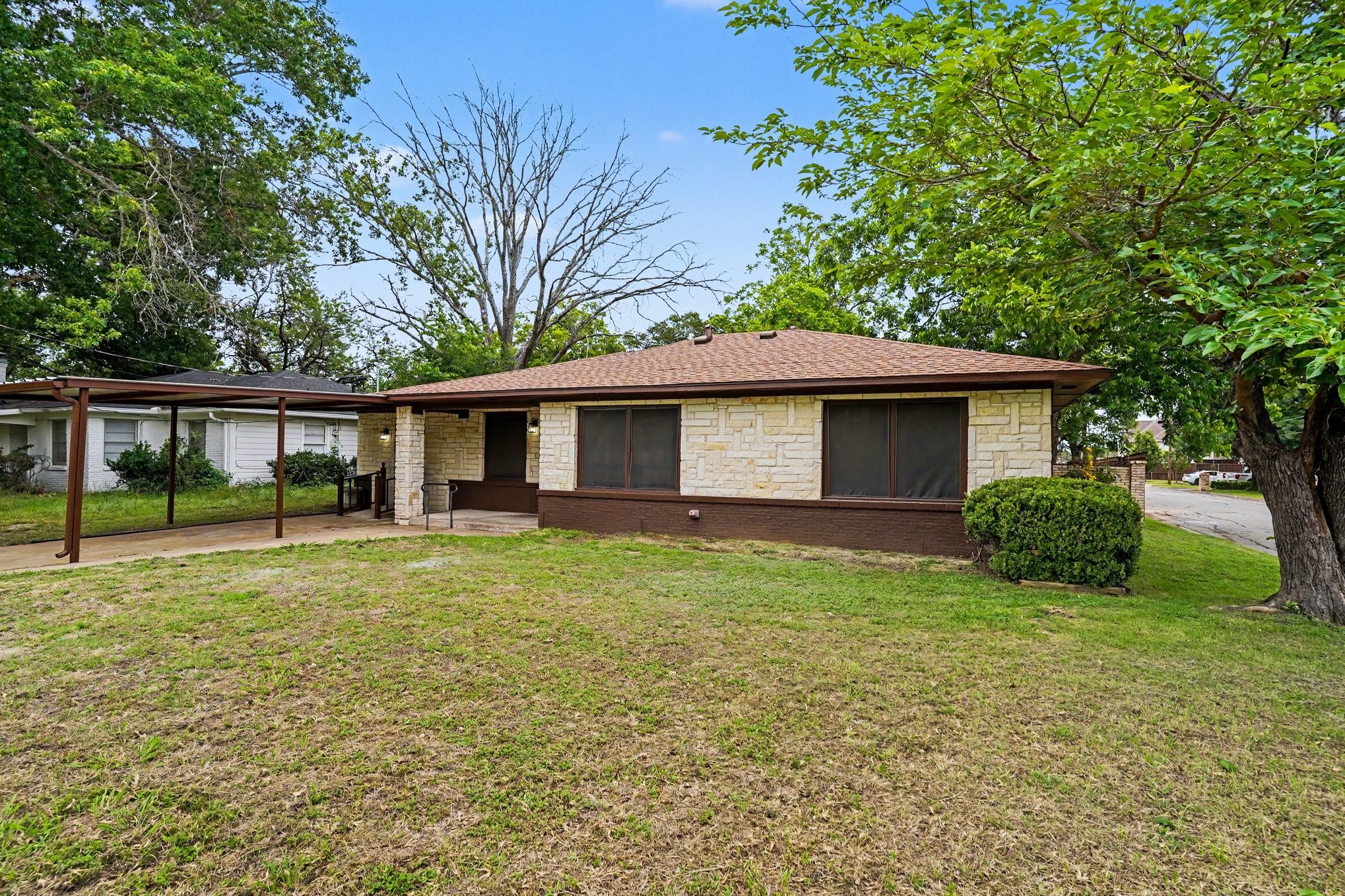 801 N 37th Street Corsicana TX 75110