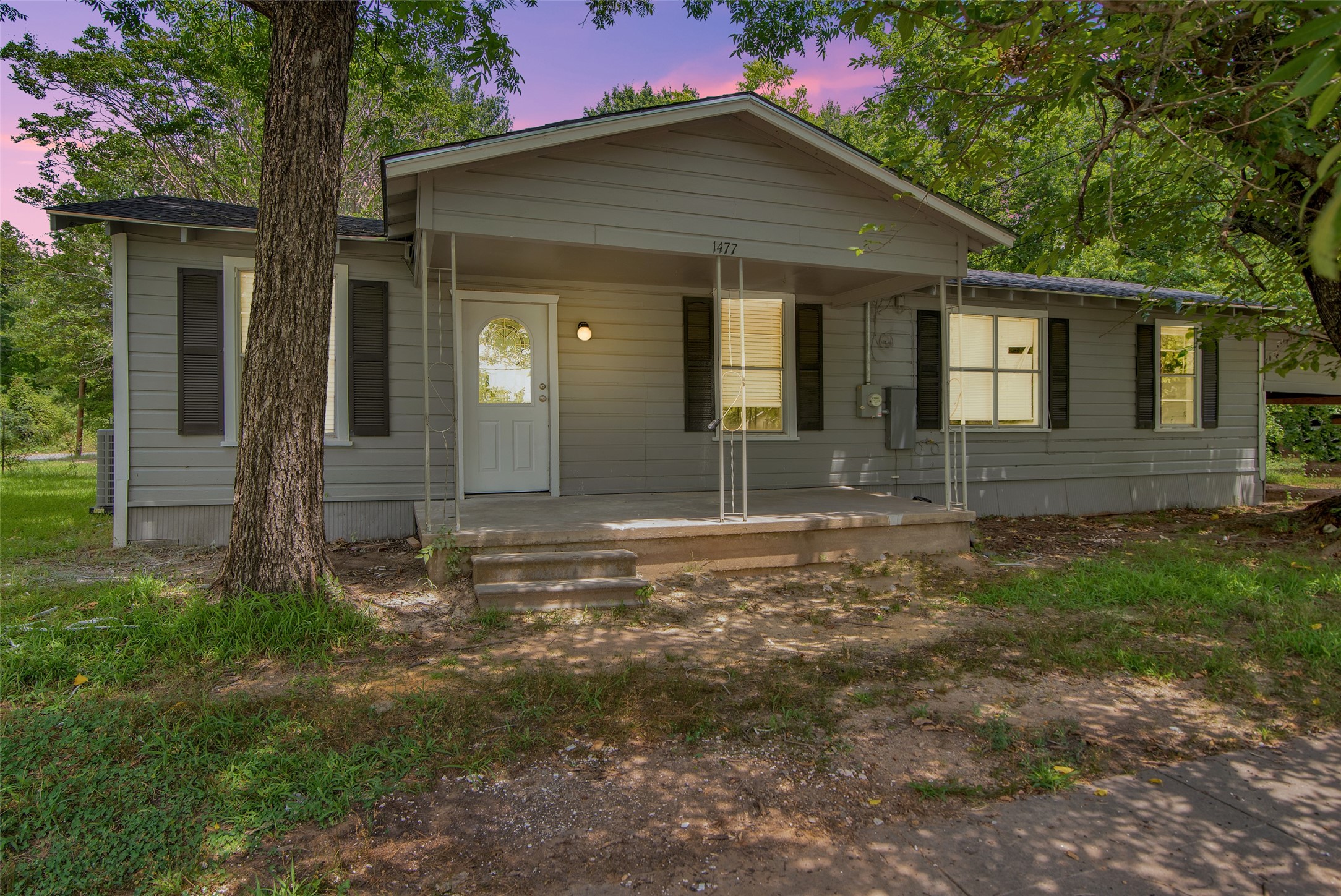 1477 W Austin Street Paris TX 75460