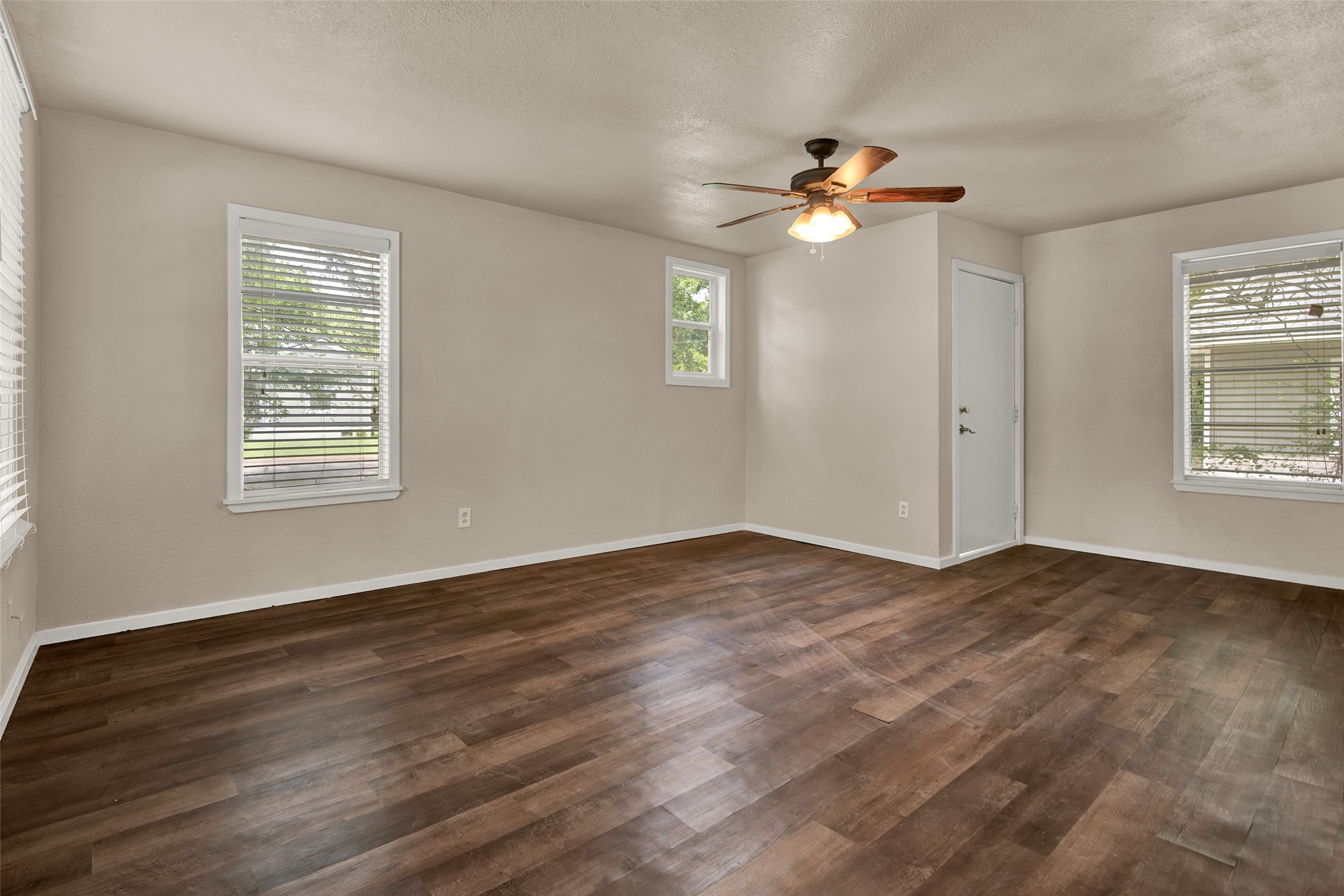 1477 W Austin Street Paris TX 75460