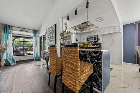 708 Del Mar Lane Arlington TX 76012