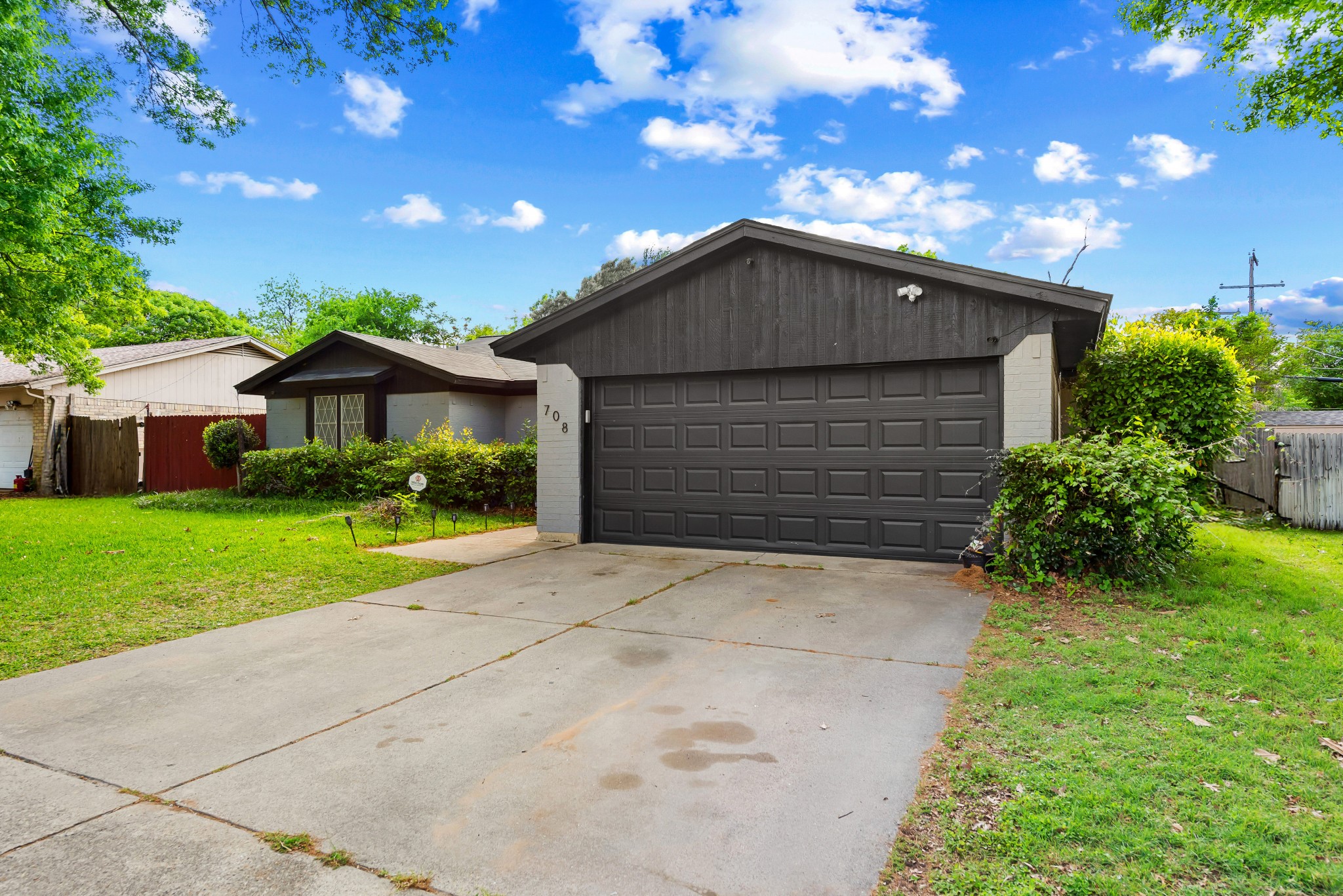 708 Del Mar Lane Arlington TX 76012