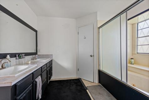 708 Del Mar Lane Arlington TX 76012