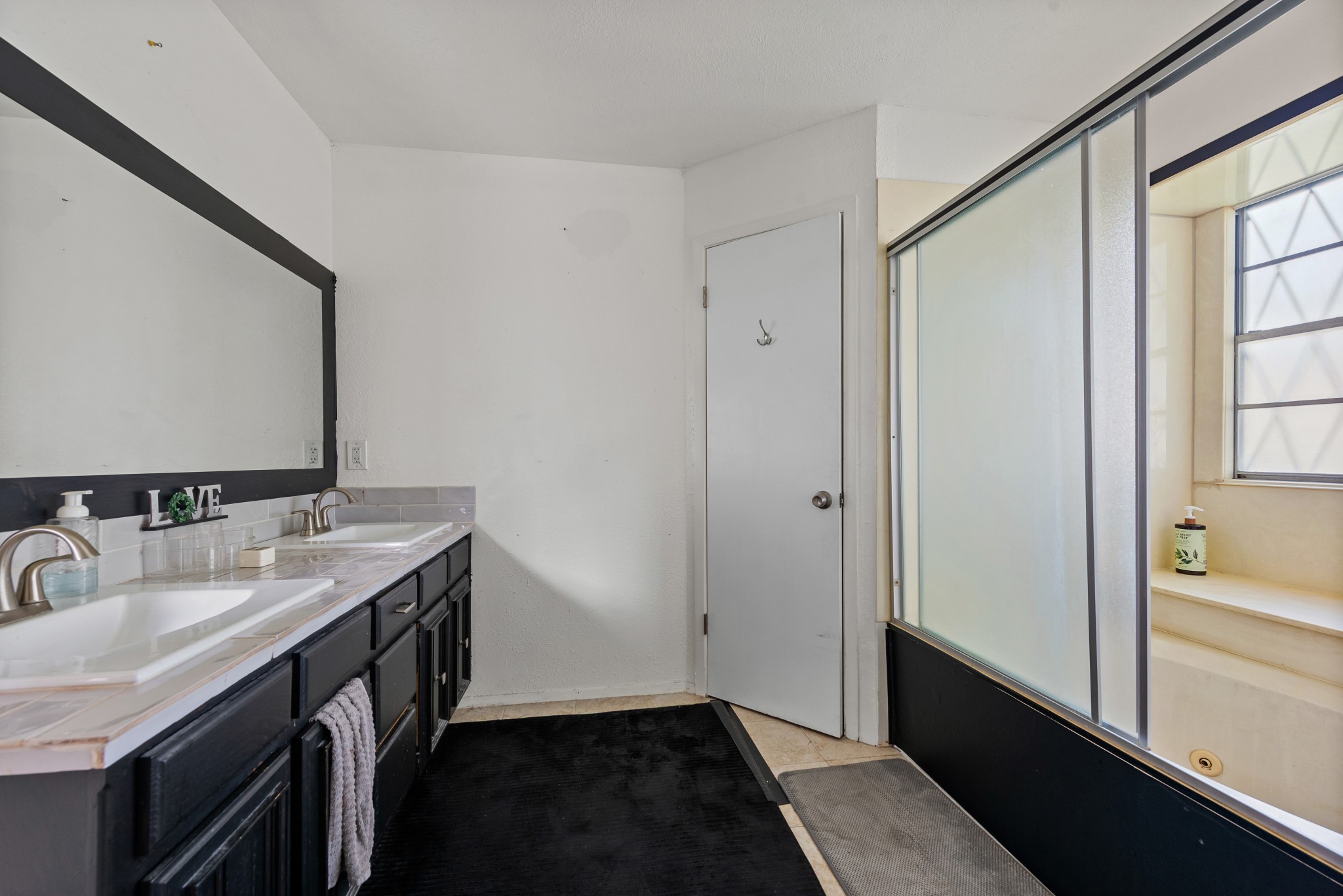 708 Del Mar Lane Arlington TX 76012