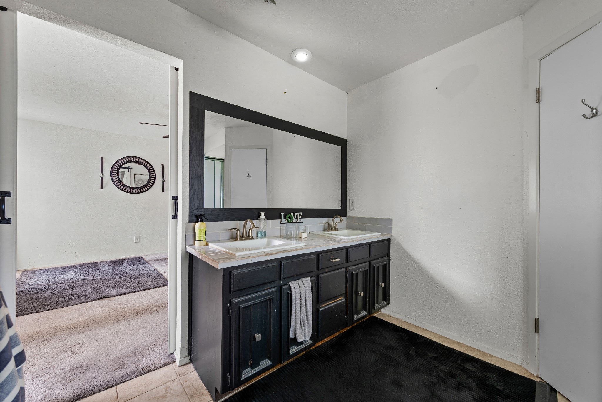 708 Del Mar Lane Arlington TX 76012
