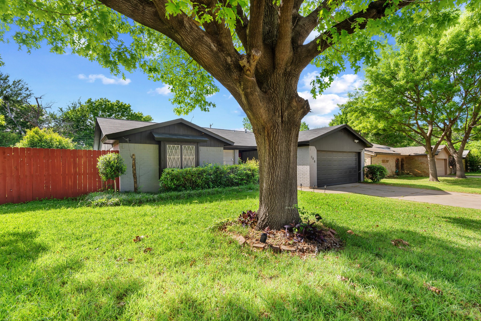 708 Del Mar Lane Arlington TX 76012