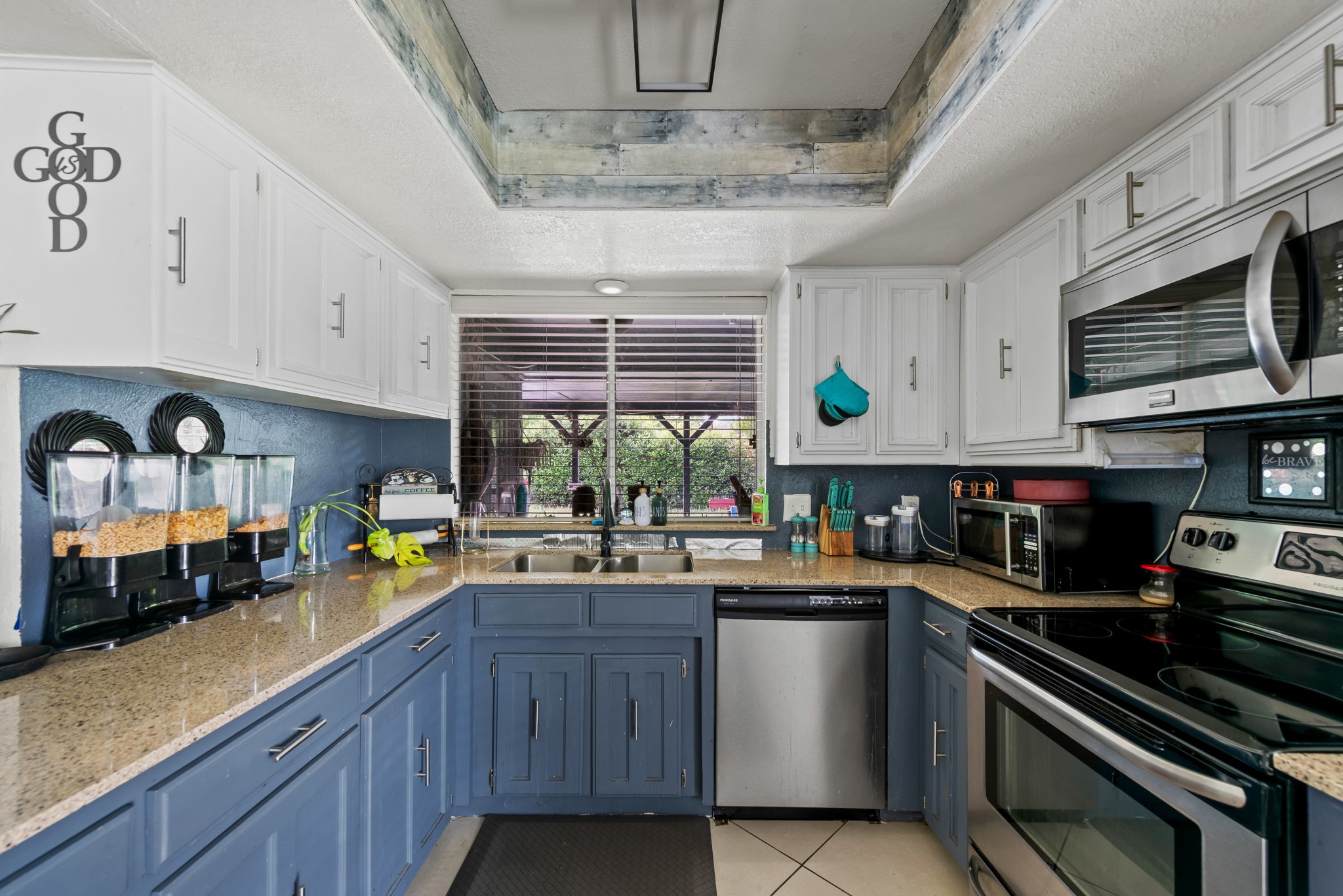708 Del Mar Lane Arlington TX 76012