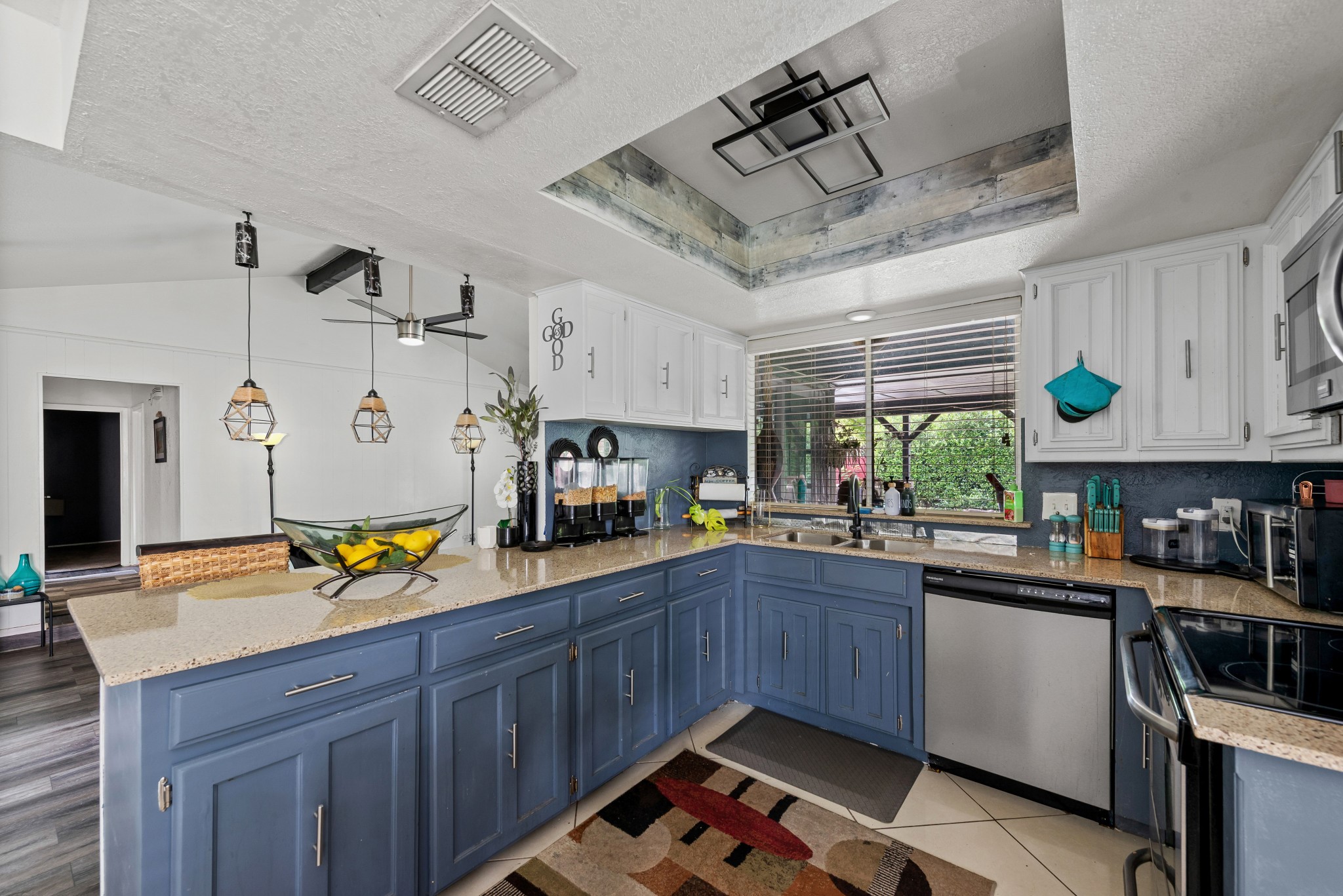 708 Del Mar Lane Arlington TX 76012